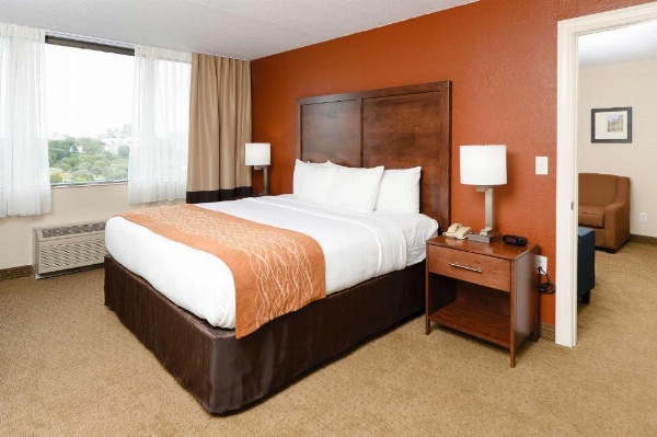Comfort Inn & Suites Event Center image 14